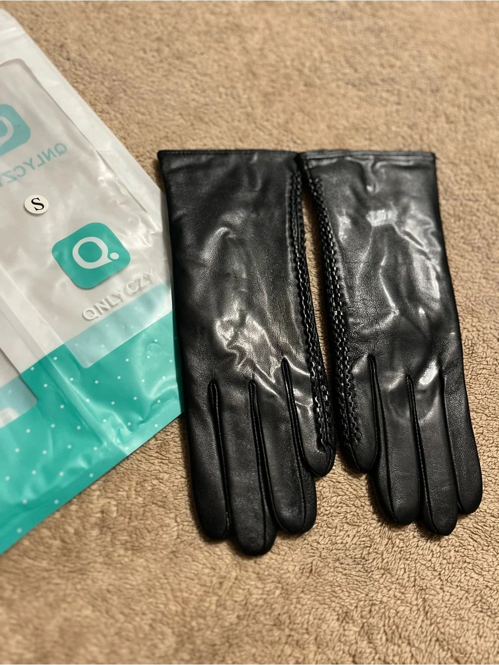 NWT Genuine sheepskin Black Leather Gloves winter warm touchscreen size S